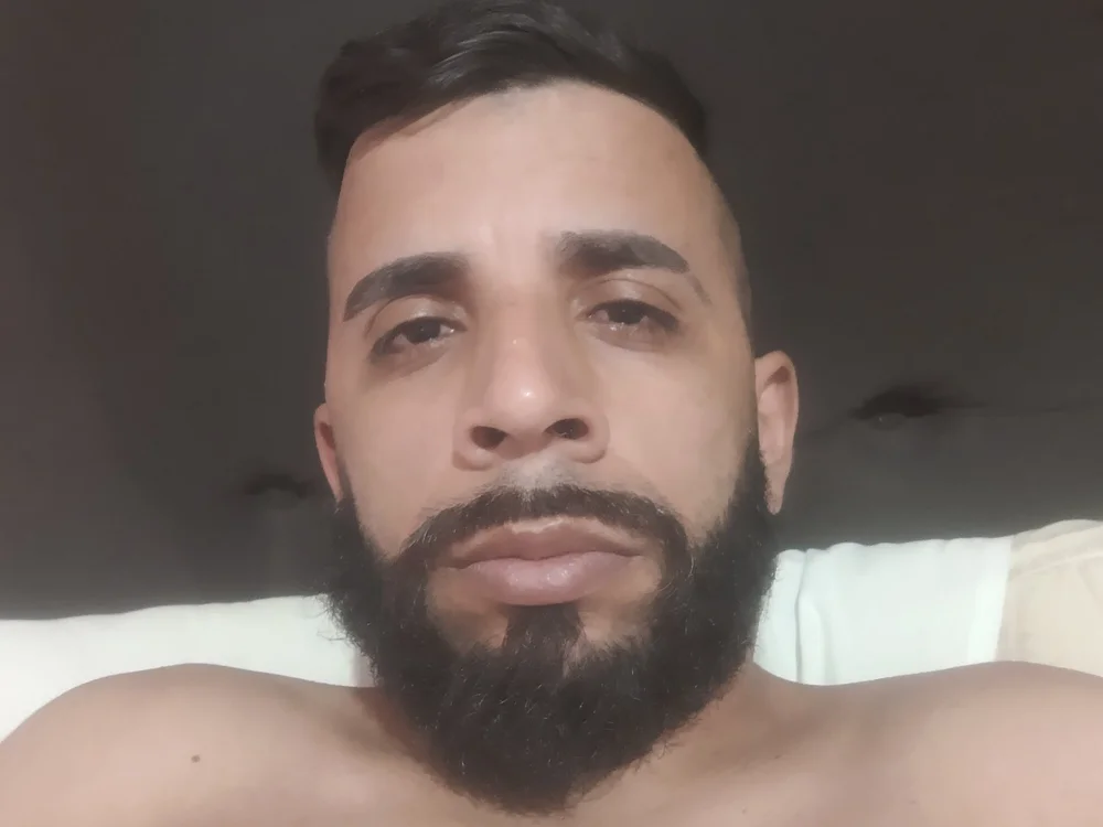 Thiagohot3133's Offline XXX Chat