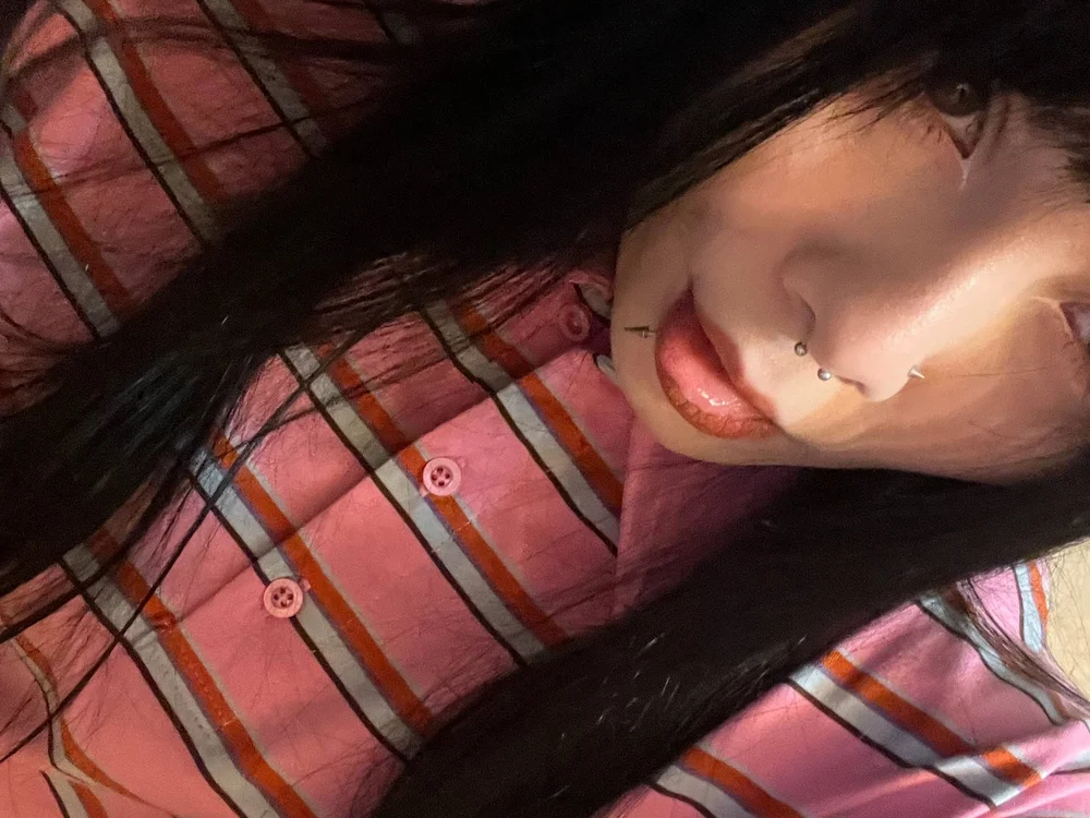 kawaiigothica's Live Chat Room