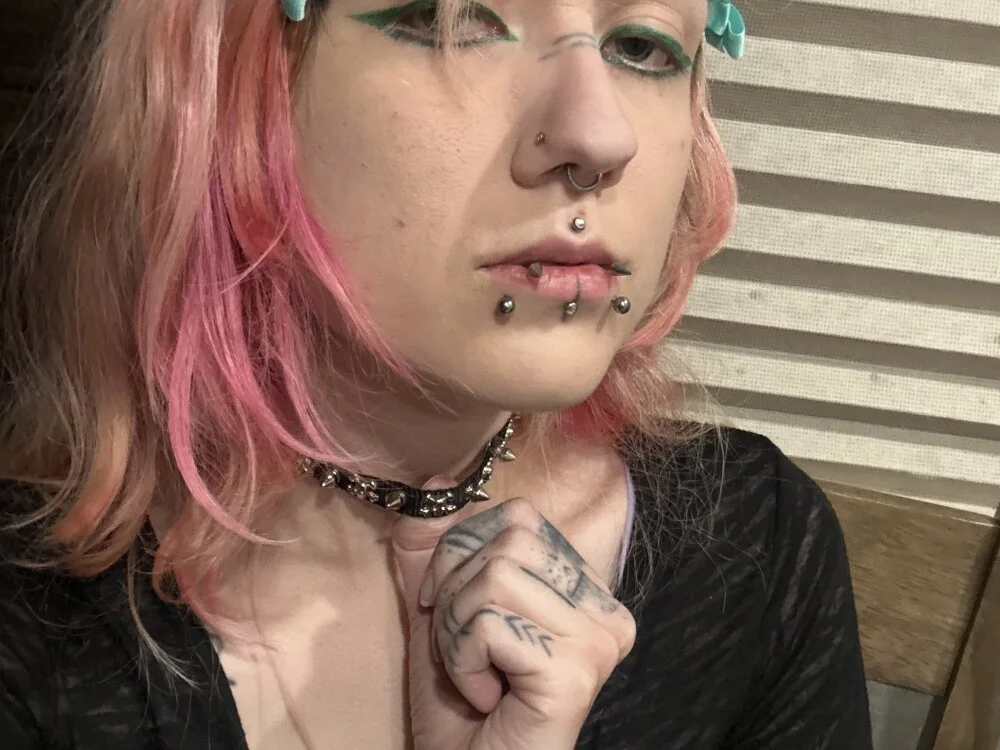 needlefaceUwU Chat XXX offline