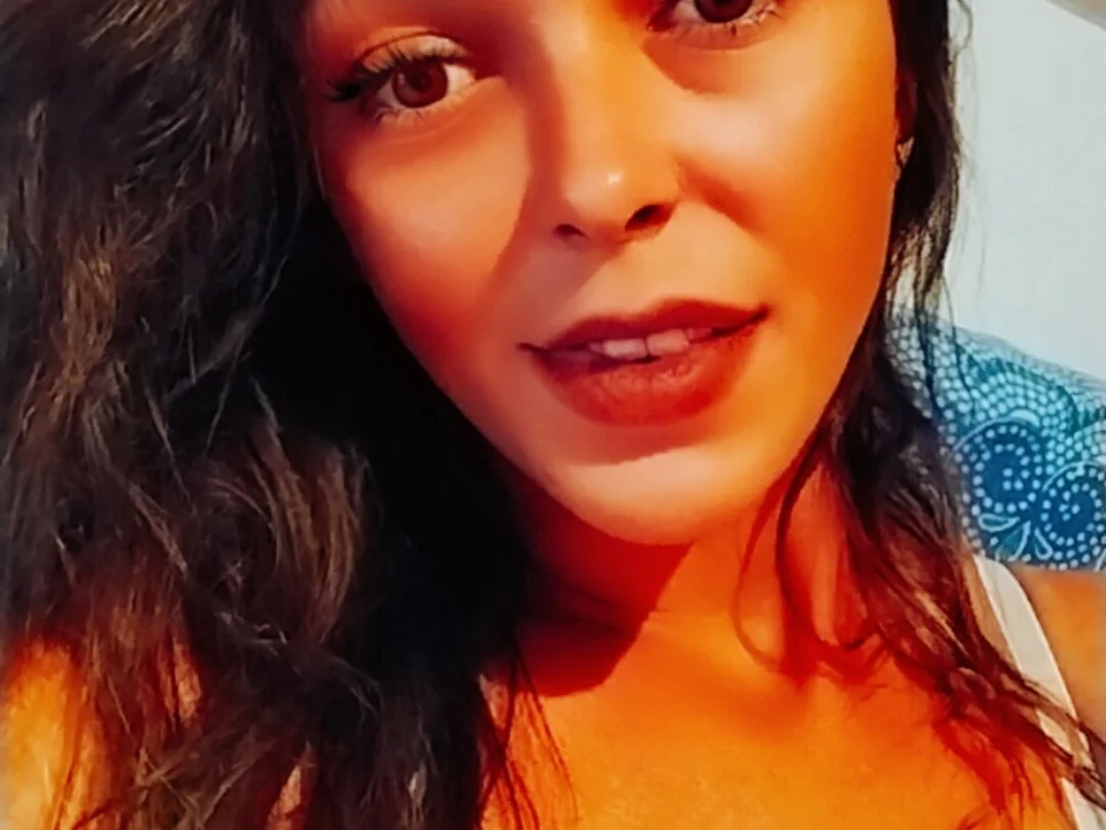 annaele23's Offline Chat Room