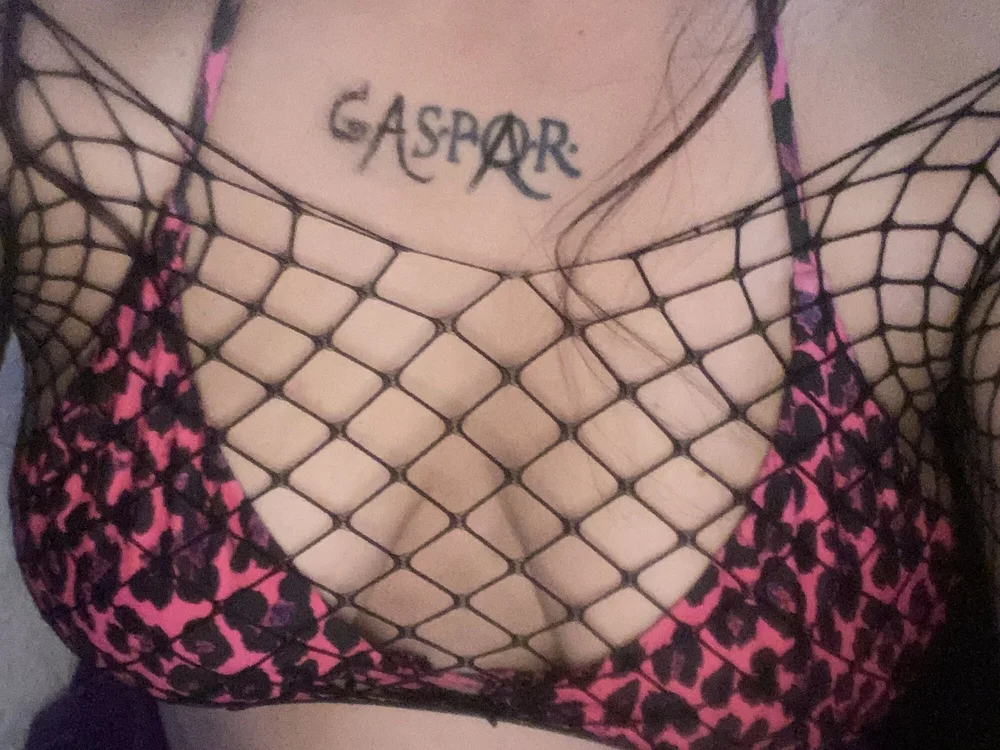 Couple_brunette_ginger's Offline XXX Chat