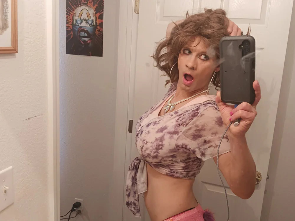 sissybrittney's Offline Chat Room