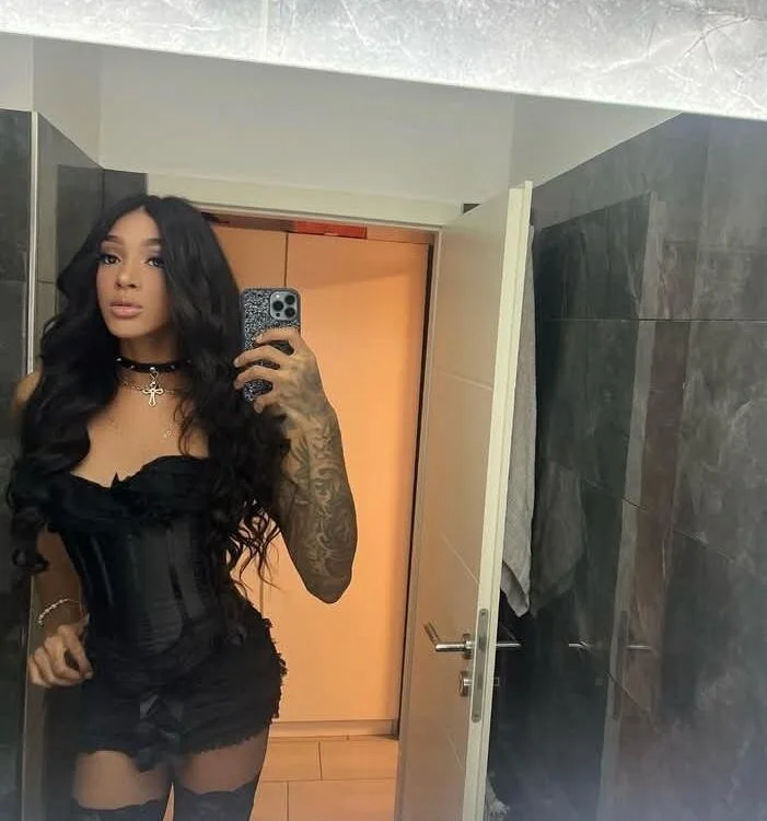 SexyyRed_: συνομιλία ΧΧΧ εκτός σύνδεσης