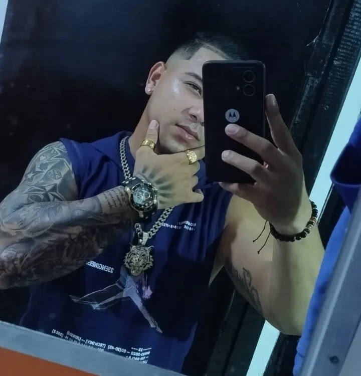 paul_luis Adlı Modelin Çevrimdışı XXX Sohbeti