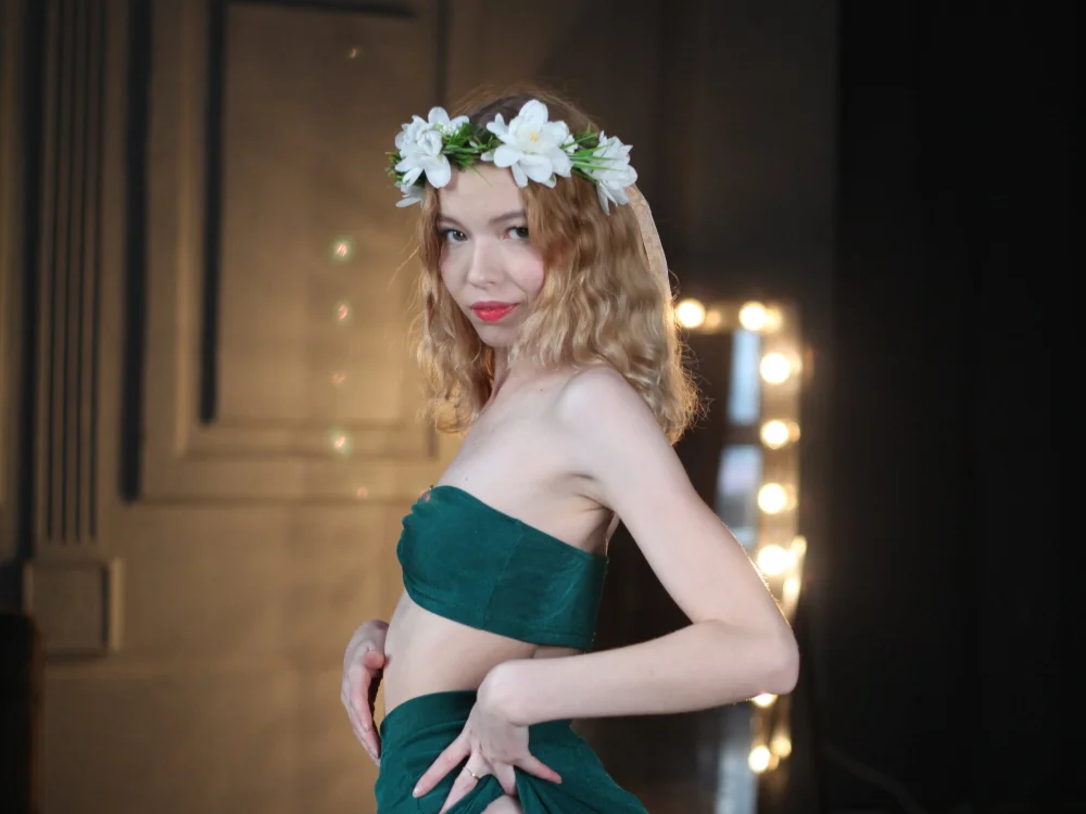 EmilyLuv's Offline Chat Room