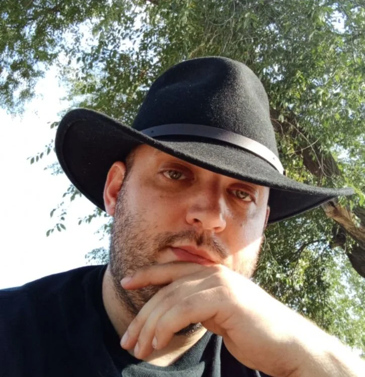 FafnirAsmodeous' Offline Chat Room