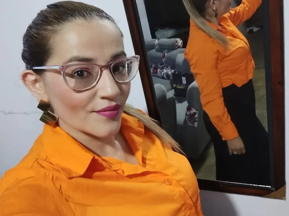 Chat +18 de snowhot-69 ao vivo