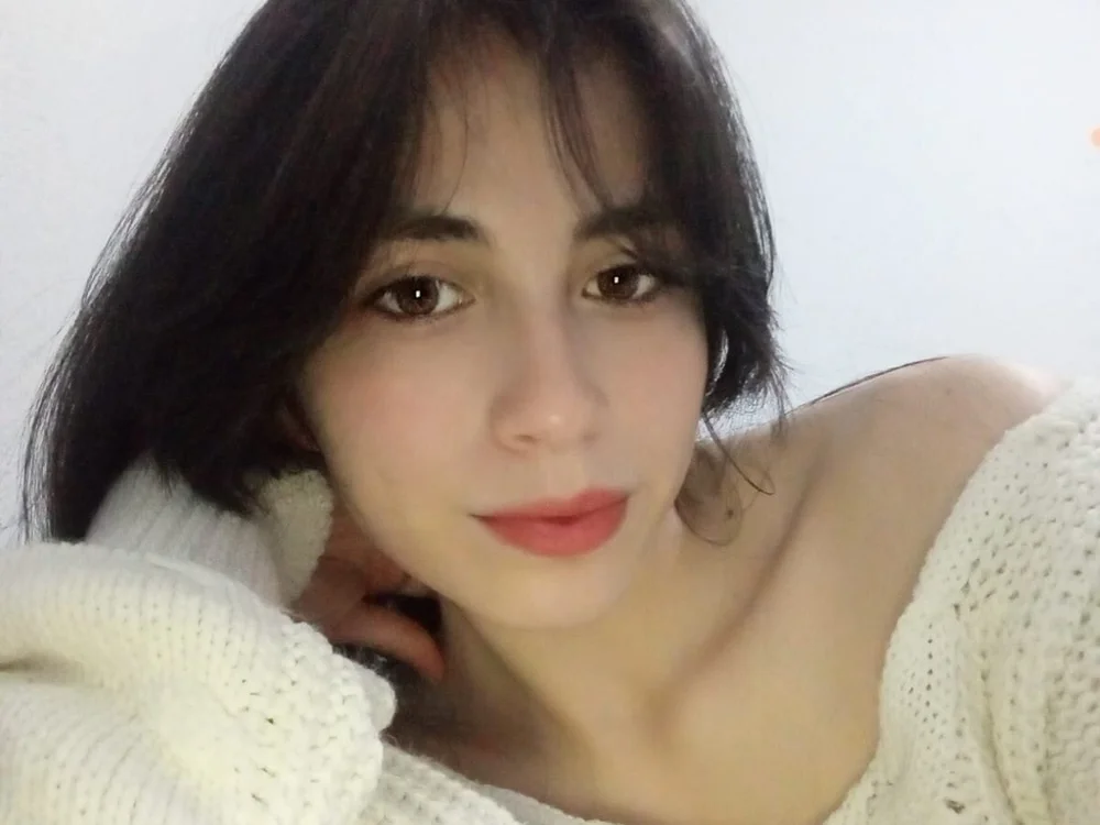 lia_snow's Offline Chat Room
