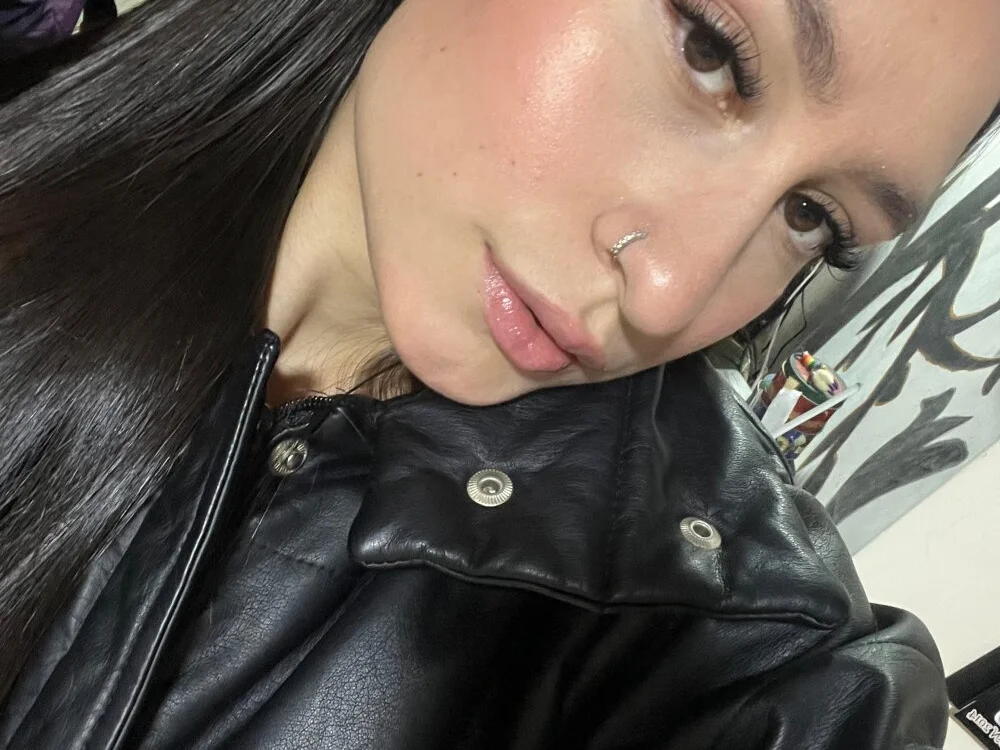 MaddyCarter: офлайн-секс-чат