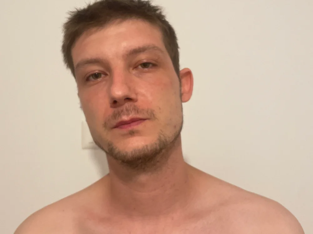 gahhzeron Offline XXX chat