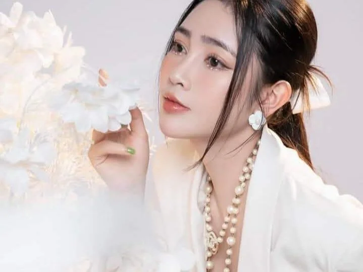 LoveLillyy69 离线XXX聊天