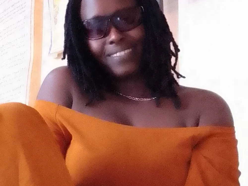 Annwambuimwangi's Offline Chat Room