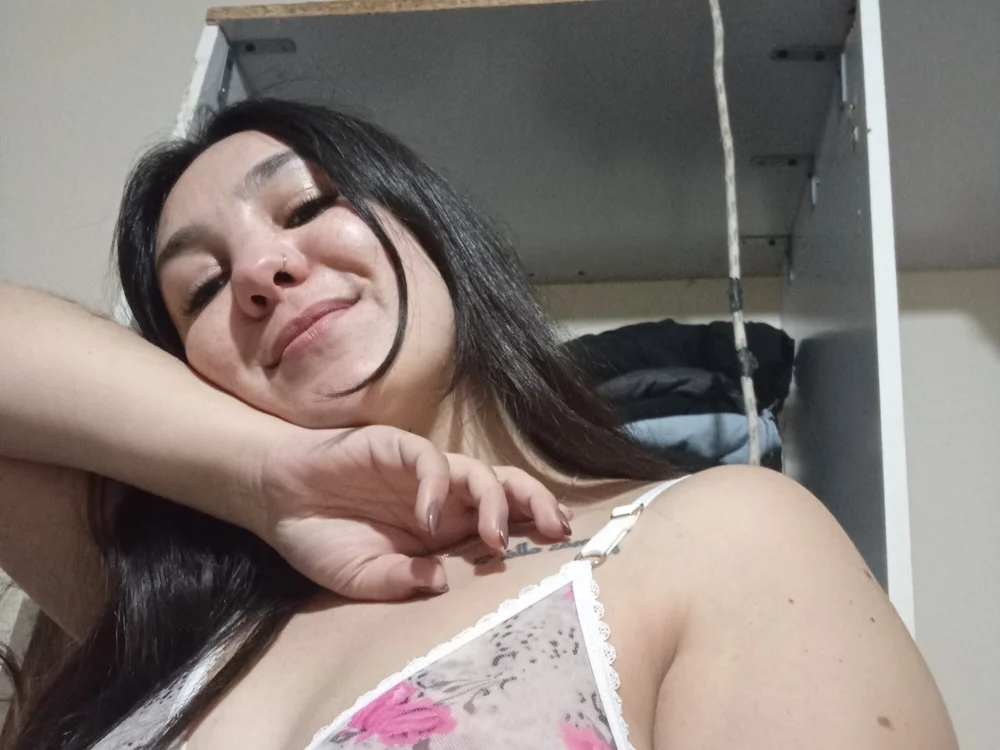 Babybelaa9's Offline XXX Chat