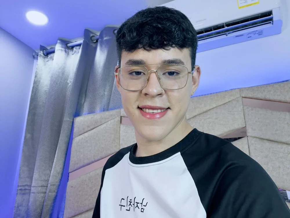 Tom_Parker_ cam model