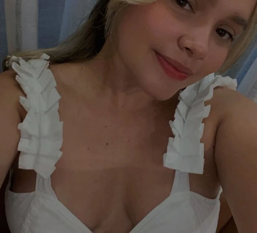 Charlotte_greyx's Offline XXX Chat