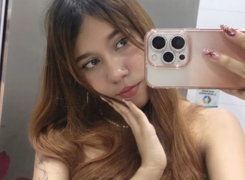kenaii__n Offline XXX chat