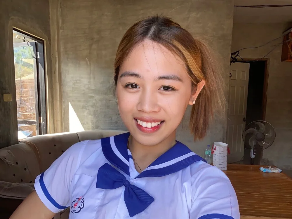 Emma_Jones25: συνομιλία ΧΧΧ εκτός σύνδεσης