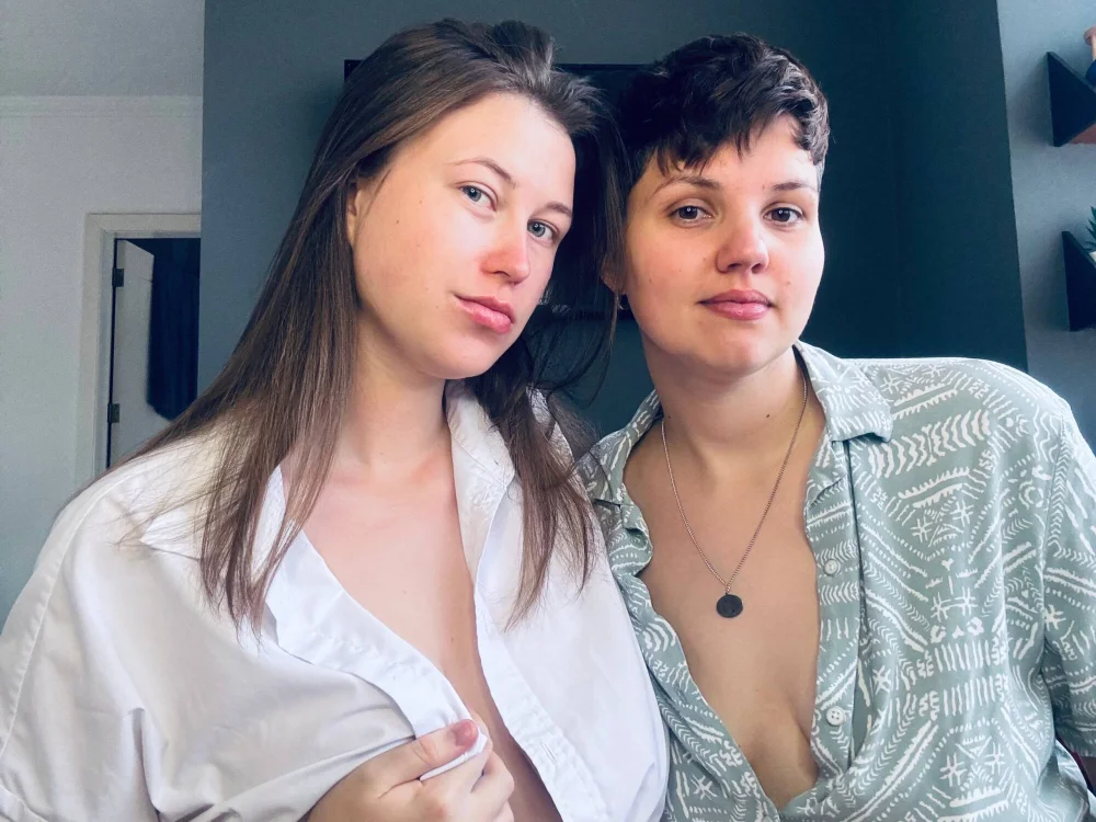 Tenderly_Couple's Offline XXX Chat