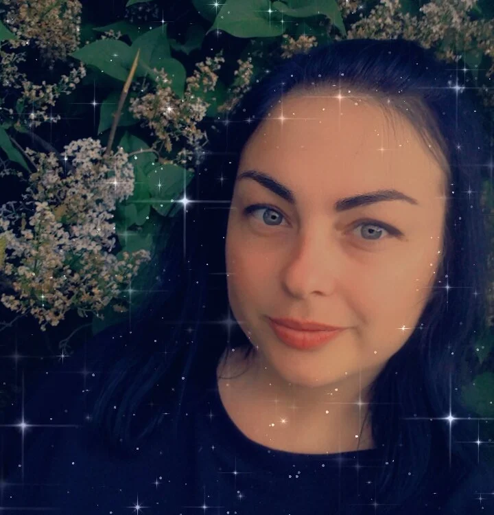 Ellie_Stacey Offline Chatraum