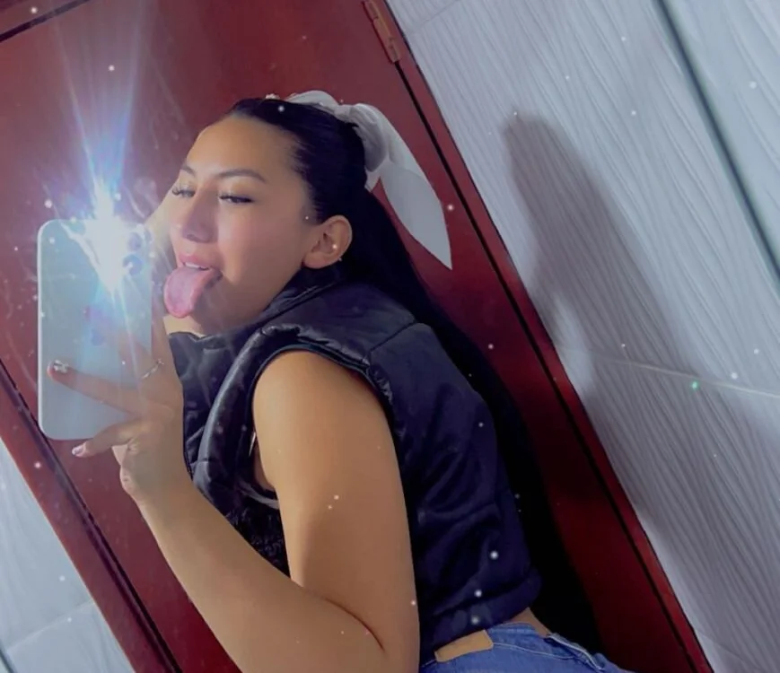 Chat +18 off-line de MeganCherryx