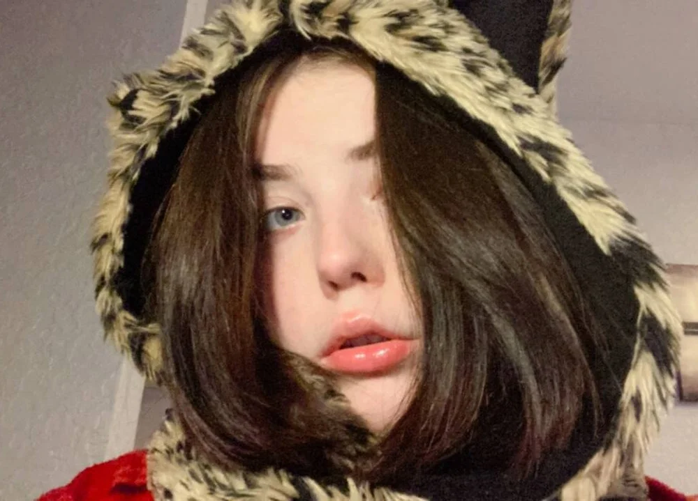 ChanelMoonn's Offline Chat Room
