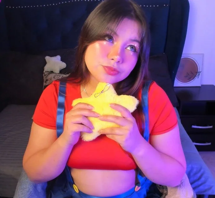 LucyPetit offline XXX-chat