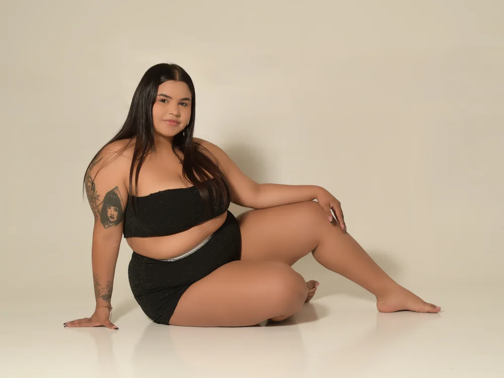 MiiaaVelvet Offline XXX-Chat