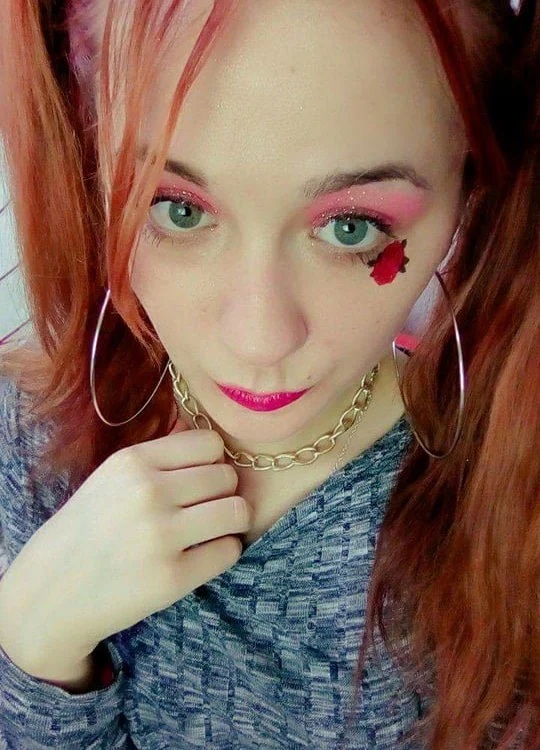 JuliaAnais' Offline Chat Room