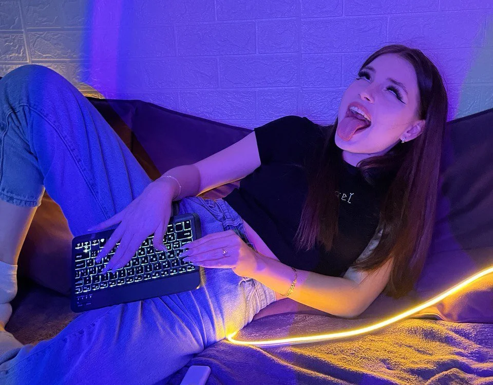 xMisBunnyt's Offline XXX Chat