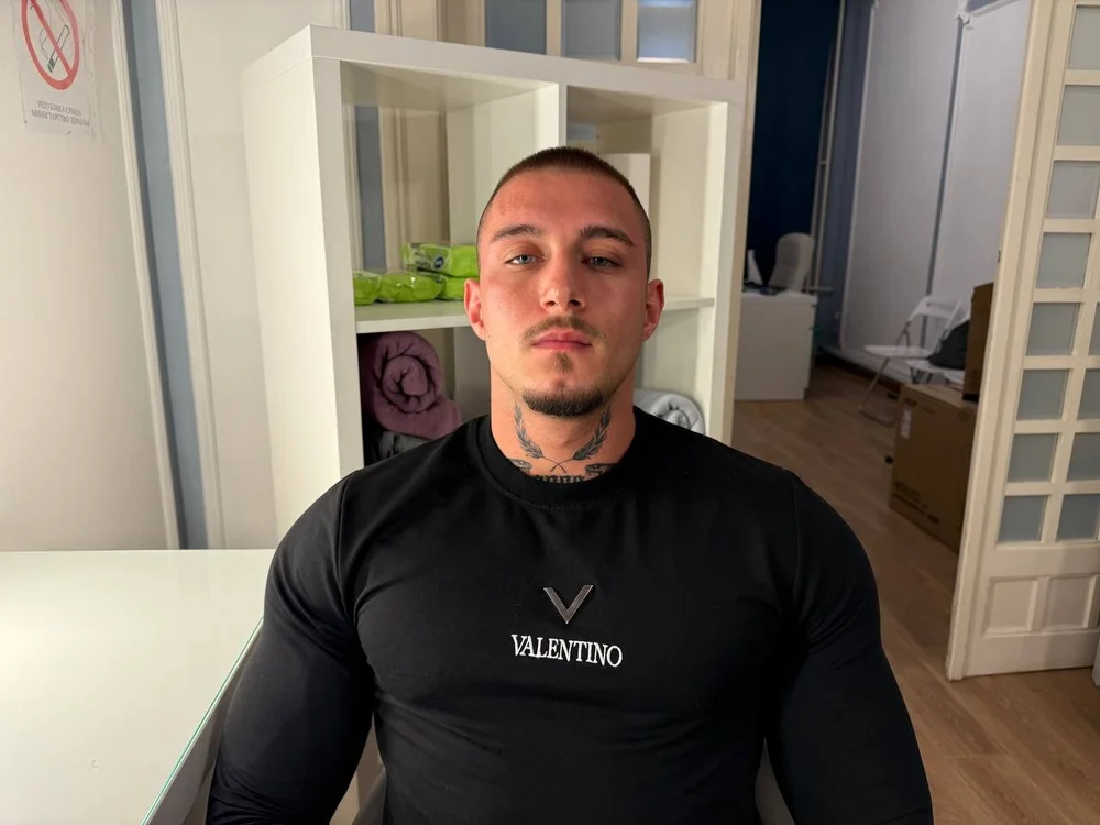 Offline chatovací místnost Elliot_Madden