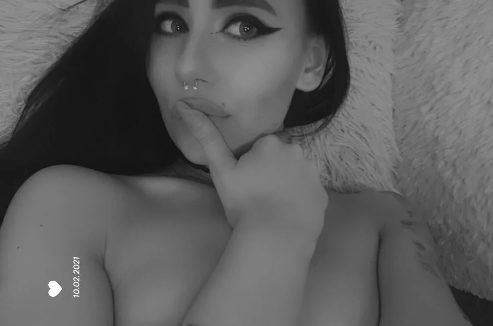 Offline chatovací místnost EmiliaRaye