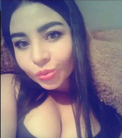 camila2hot's Offline Chat Room