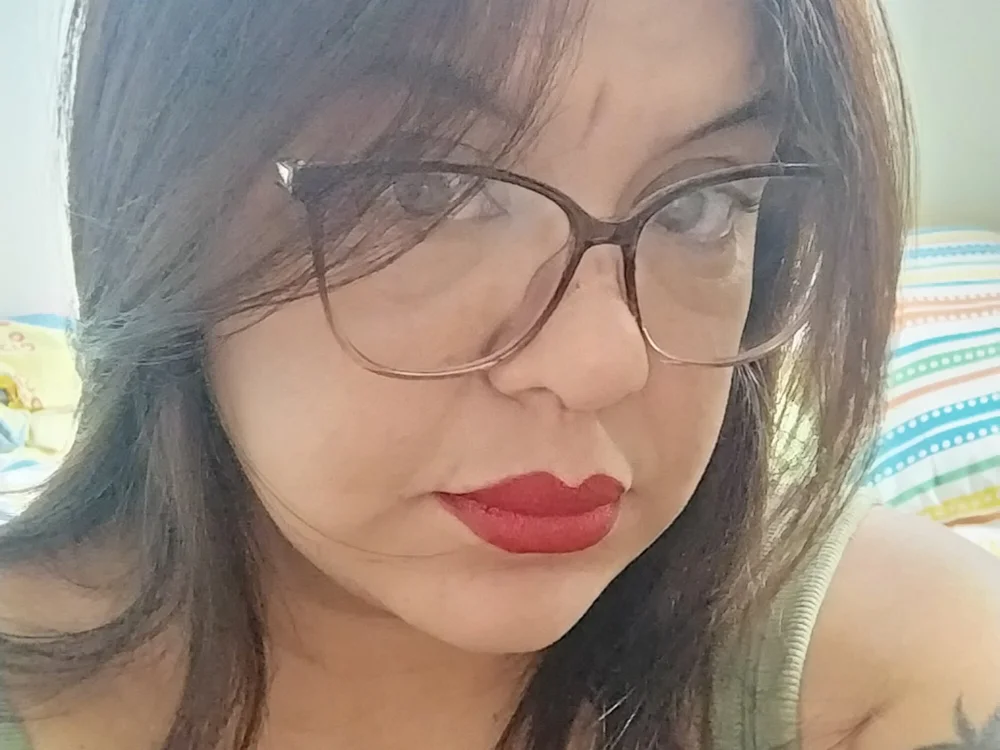 Giulia83's Offline Chat Room