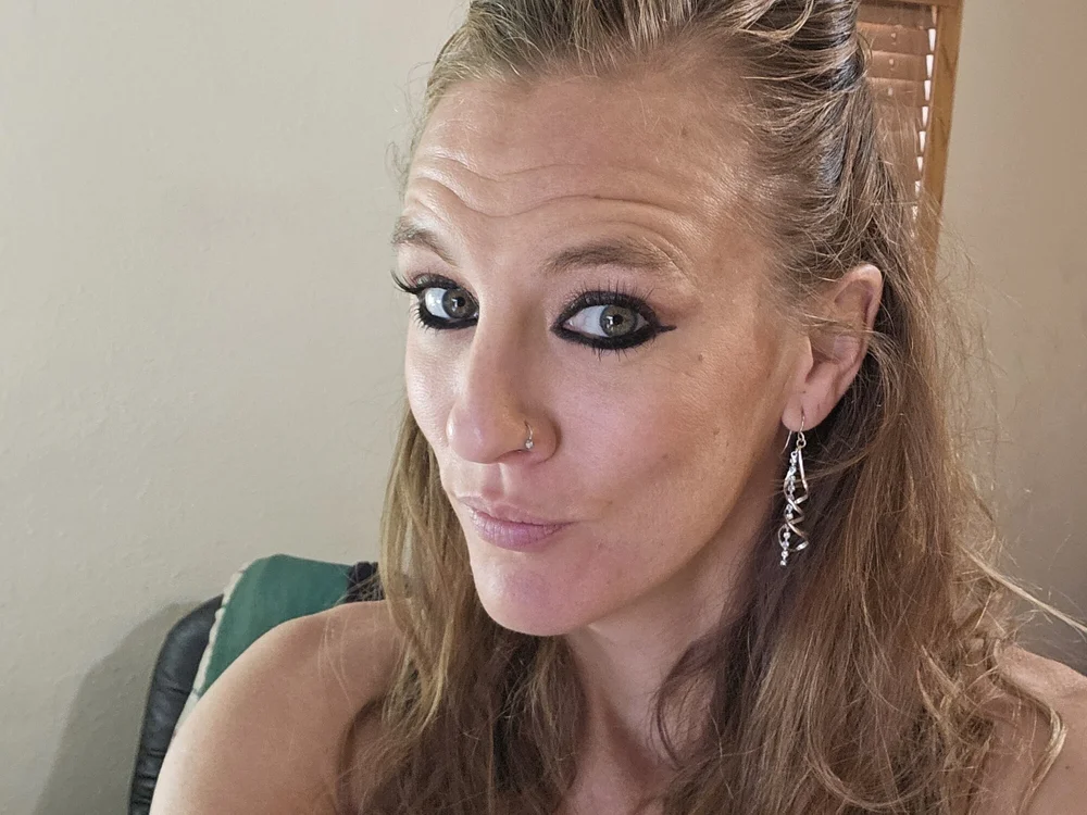 DMDutton: συνομιλία ΧΧΧ εκτός σύνδεσης