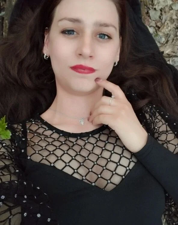 Elvie_Lola's most recent online preview