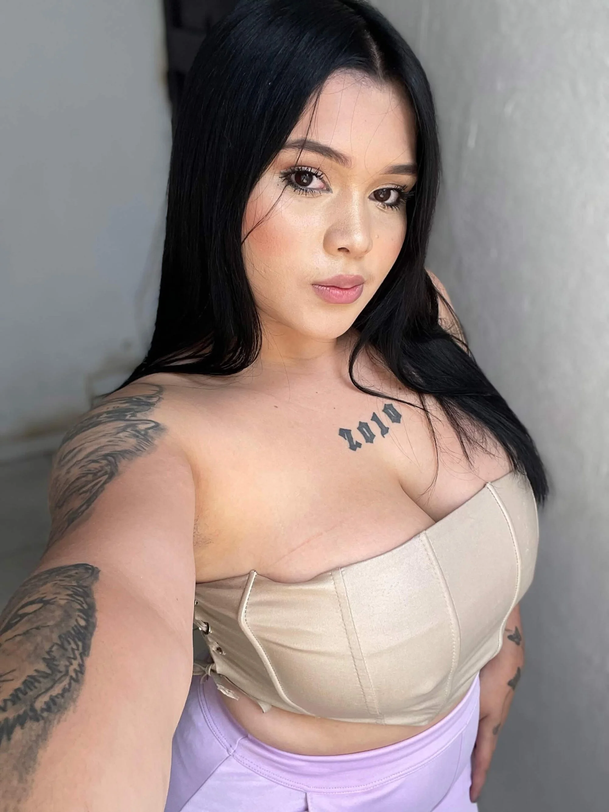 mia_milkbreast cover photo