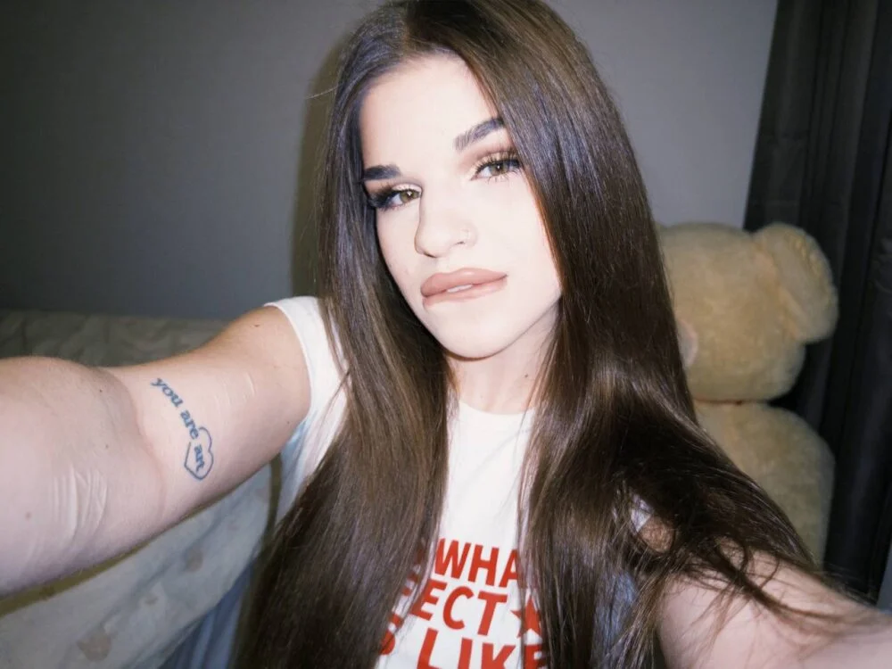 lili_hotly অফলাইন XXX চ্যাট