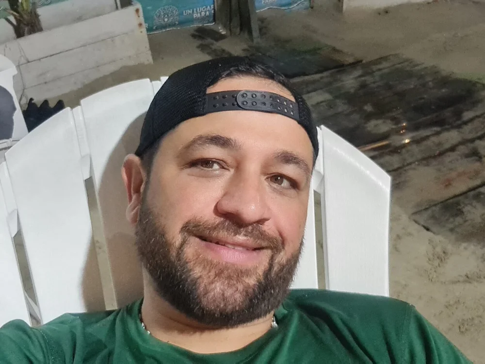 yeschagy's Offline Chat Room