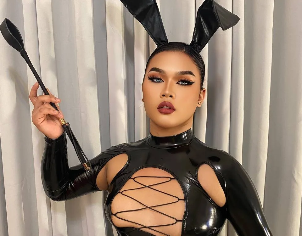 SiennaSerpent's Offline XXX Chat
