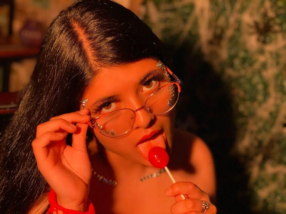 EmilyMIlkAnal Chat XXX Ngoại tuyến