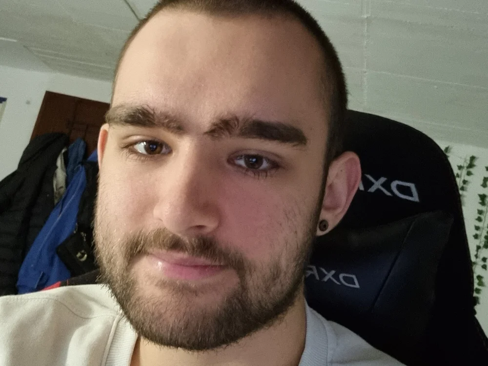 Yahiko7's Offline Chat Room