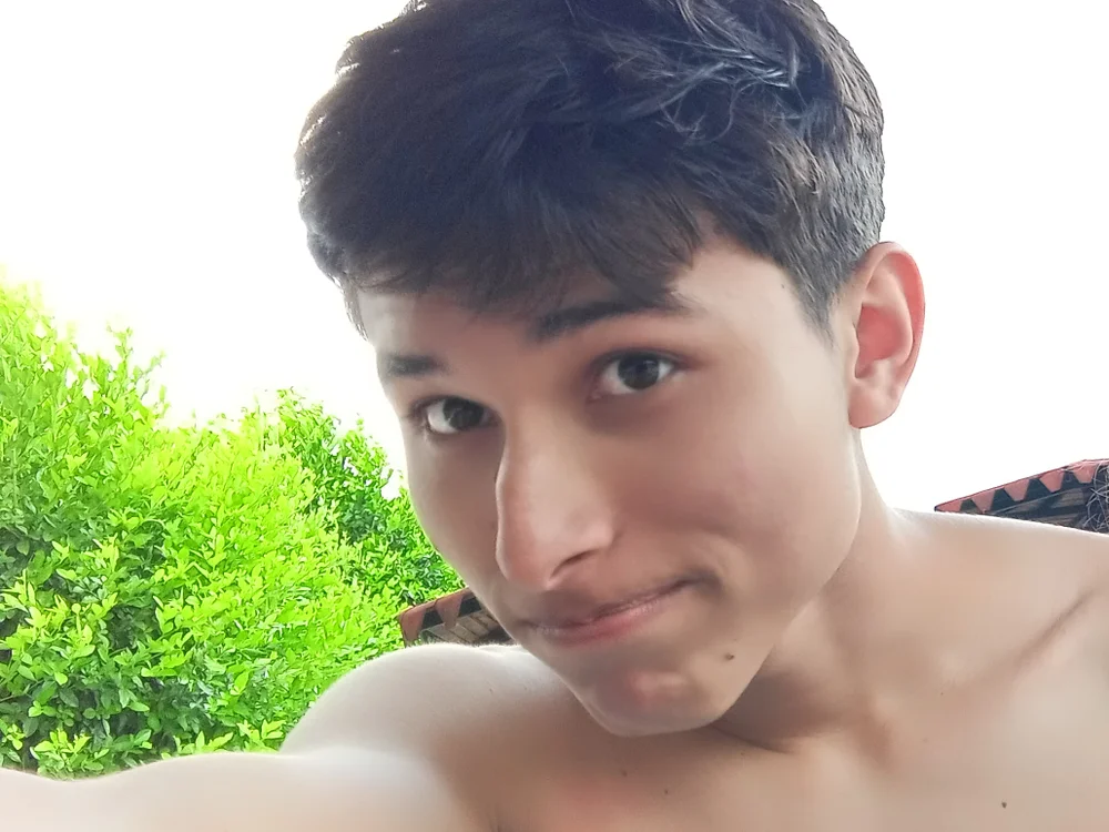 Antoni150906 Chat XXX offline