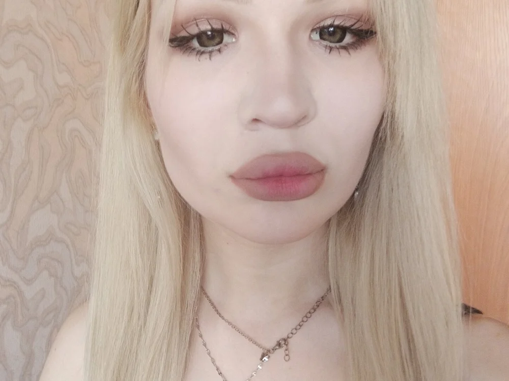 Lotty_Lilian's Offline XXX Chat