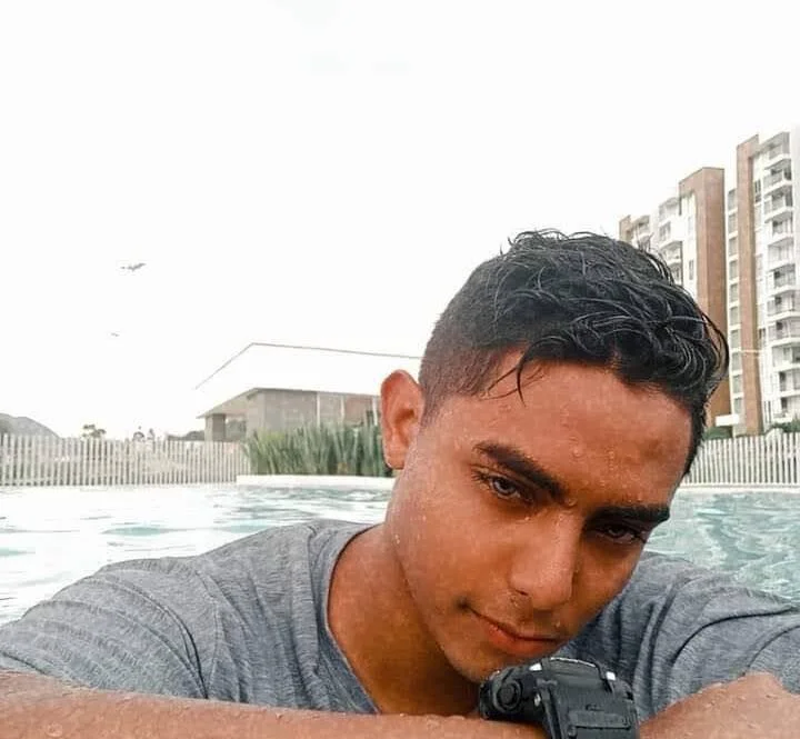 Alex_Velez5n Offline XXX chat