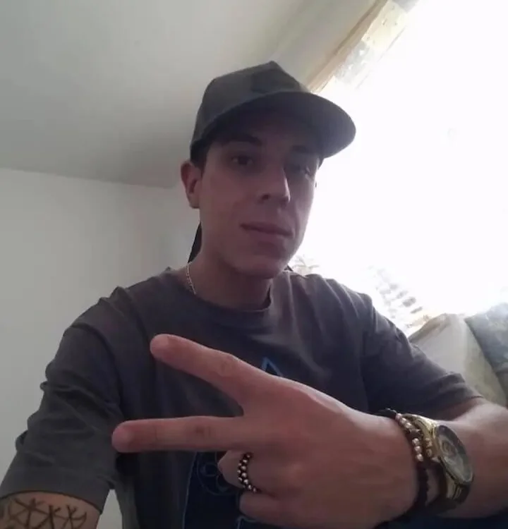 Juandh1877n Offline XXX chat