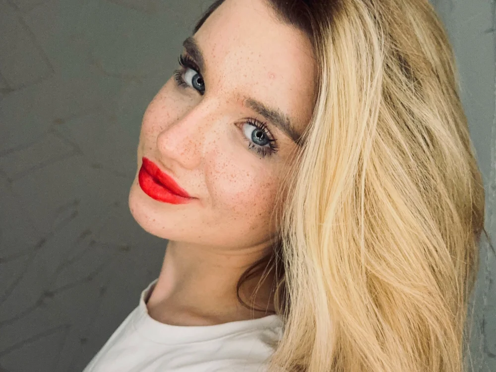 annetsunn's Offline Chat Room