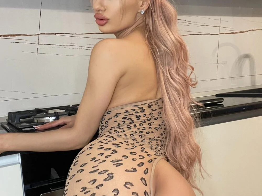 CelyneMay Offline XXX-chat