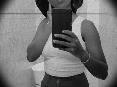 Kerrielau1 Female Kenyan Live Webcam Striptease
