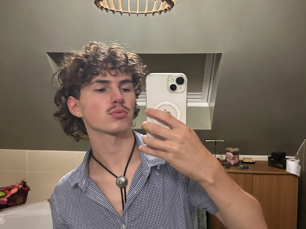 letsgay Adlı Modelin Çevrimdışı Sohbet Odası