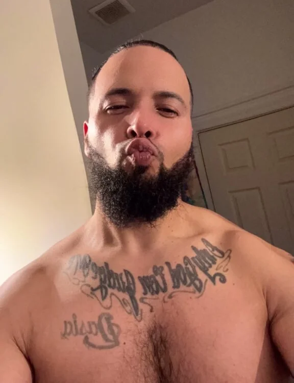 mangoesbig's Offline Chat Room
